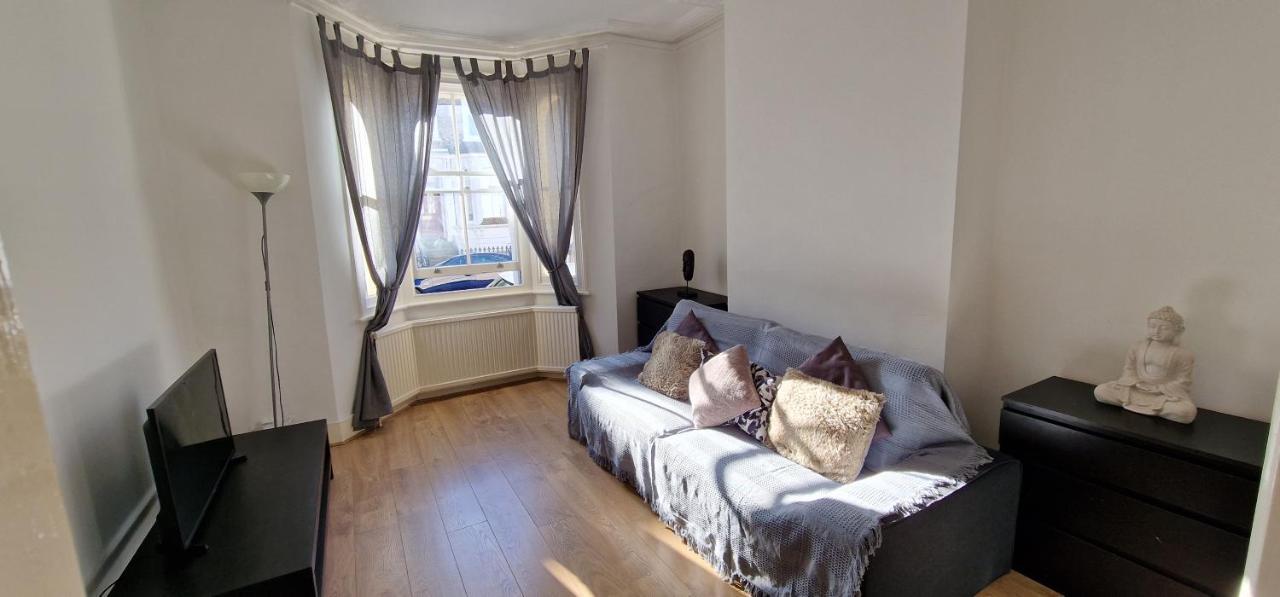 Cultural Epicenter, 4 Bedroom, More To Do Than You Can Do! London Exterior photo