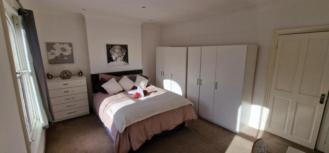 Cultural Epicenter, 4 Bedroom, More To Do Than You Can Do! London Exterior photo
